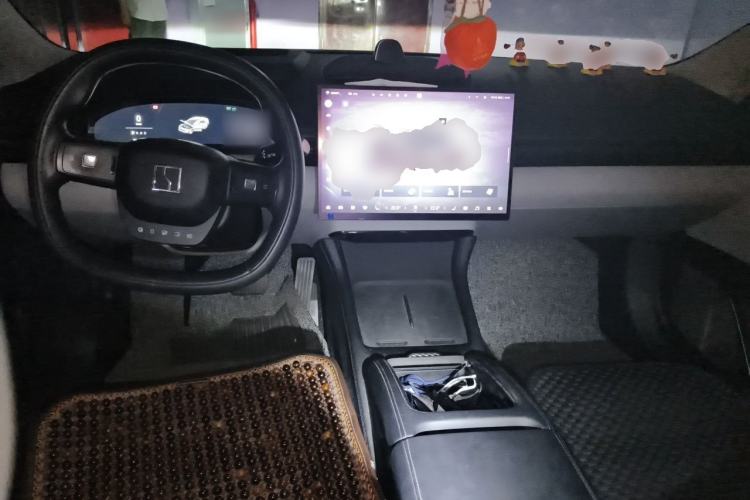 Used Zeekr 007 2024 Rear-Drive Enhanced Version 75 kWh Center Console