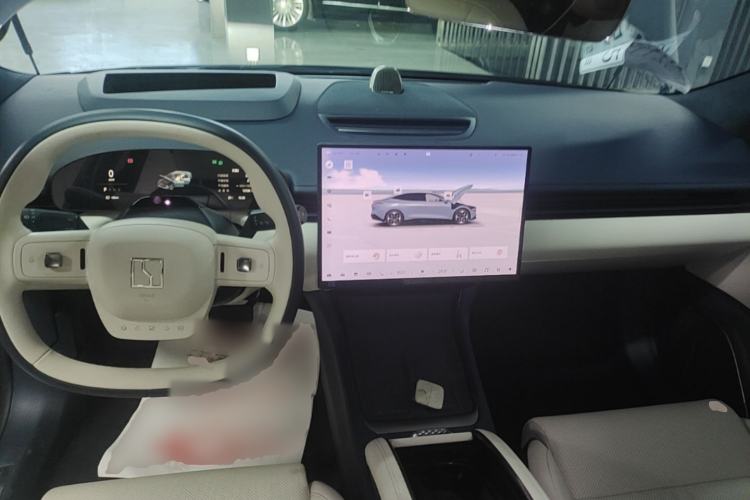 Used Zeekr 007 2024 Rear-Drive Intelligent Driving Version 75 kWh Center Console