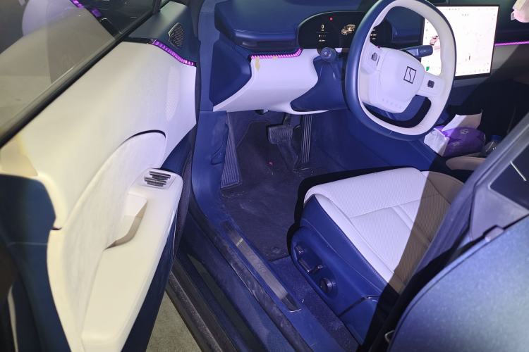 Used Zeekr 007 2024 Rear-Drive Enhanced Version 75 kWh Driver Seat