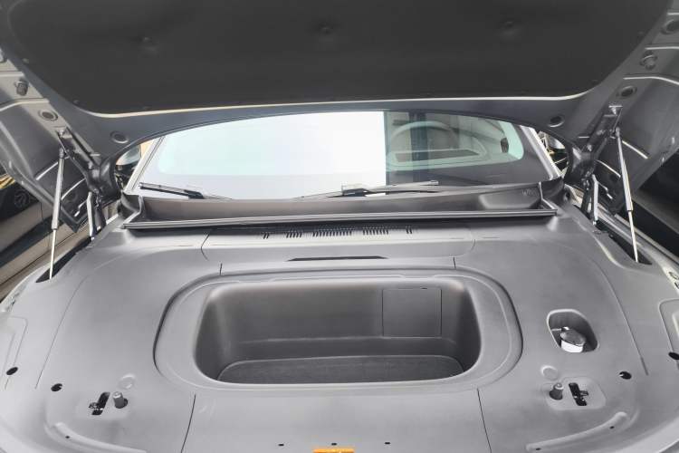 Used Zeekr 007 2024 Rear-Drive Enhanced Version 75 kWh Engine Bay