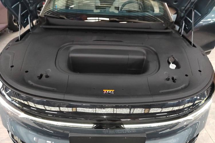 Used Zeekr 007 2024 Four-Wheel Drive Version 75 kWh Engine Bay