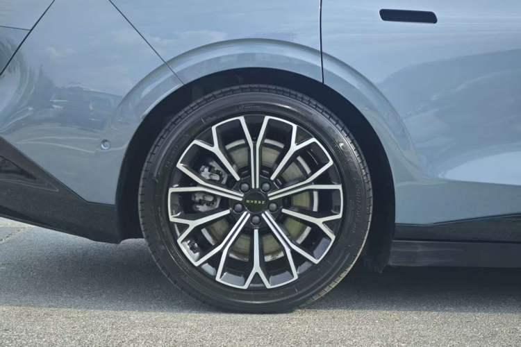 Used Zeekr 007 2024 Rear-Drive Intelligent Driving Version 75 kWh Exterior 10