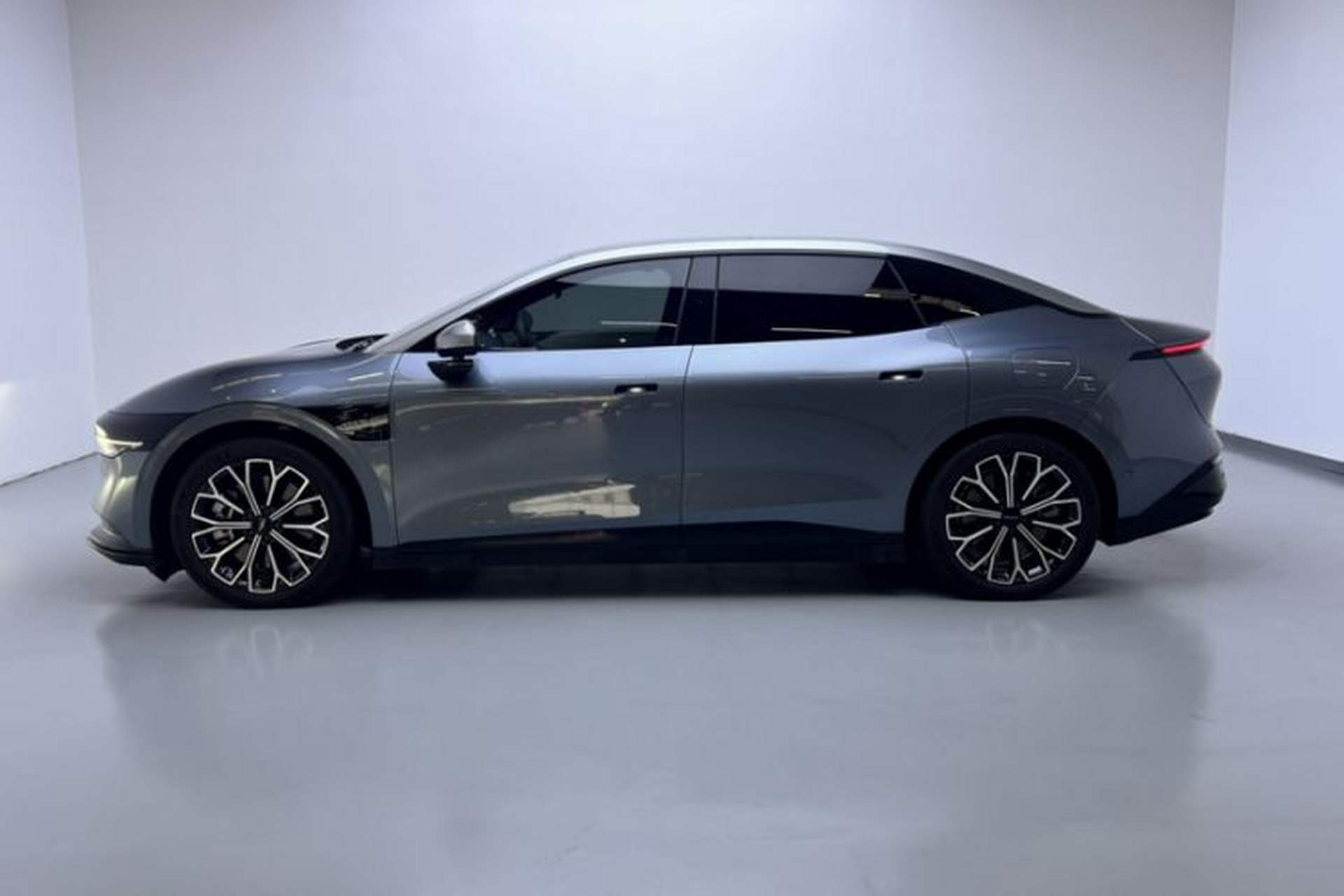 Used Zeekr 007 2024 Four-Wheel Drive Version 75 kWh Exterior 14