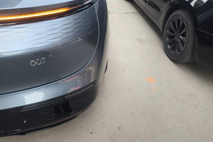 Used Zeekr 007 2024 Rear-Drive Enhanced Version 75 kWh Exterior 3