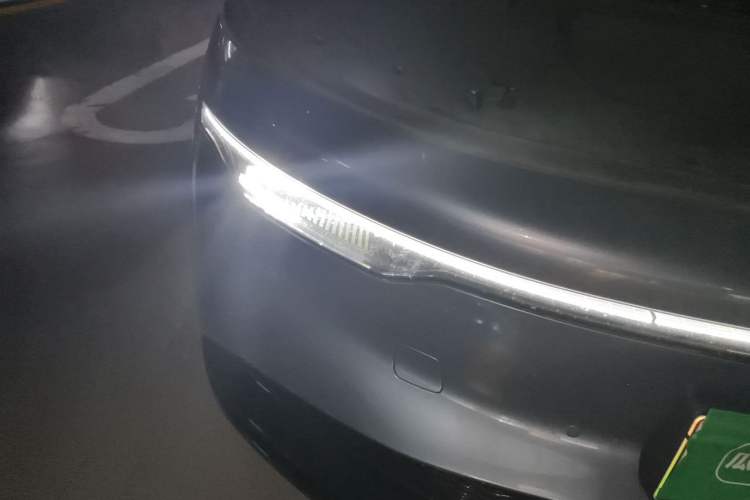 Used Zeekr 007 2024 Rear-Drive Enhanced Version 75 kWh Exterior 3