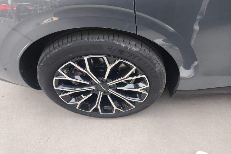 Used Zeekr 007 2024 Rear-Drive Enhanced Version 75 kWh Exterior 5