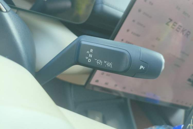 Used Zeekr 007 2024 Rear-Drive Intelligent Driving Version 75 kWh Gear Lever