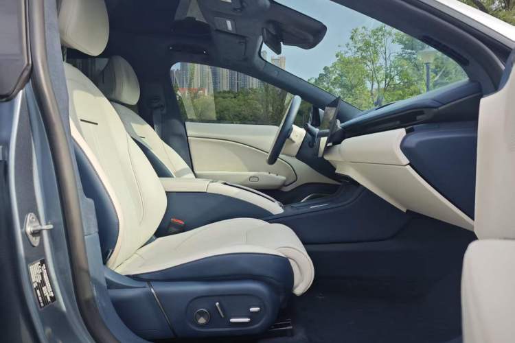 Used Zeekr 007 2024 Rear-Drive Intelligent Driving Version 75 kWh Interior 4