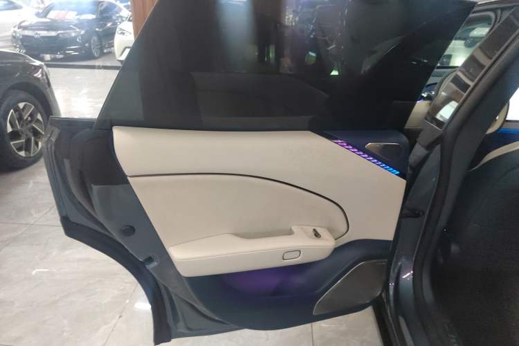 Used Zeekr 007 2024 Four-Wheel Drive Version 75 kWh Interior 5