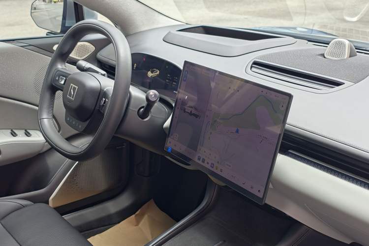Used Zeekr 007 2024 Rear-Drive Enhanced Version 75 kWh Interior 6