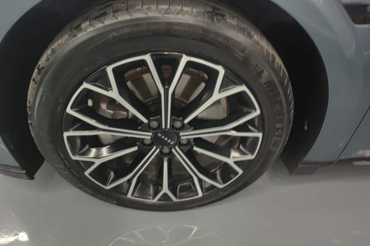 Used Zeekr 007 2024 Rear-Drive Intelligent Driving Version 100 kWh Left Front Wheel Hub
