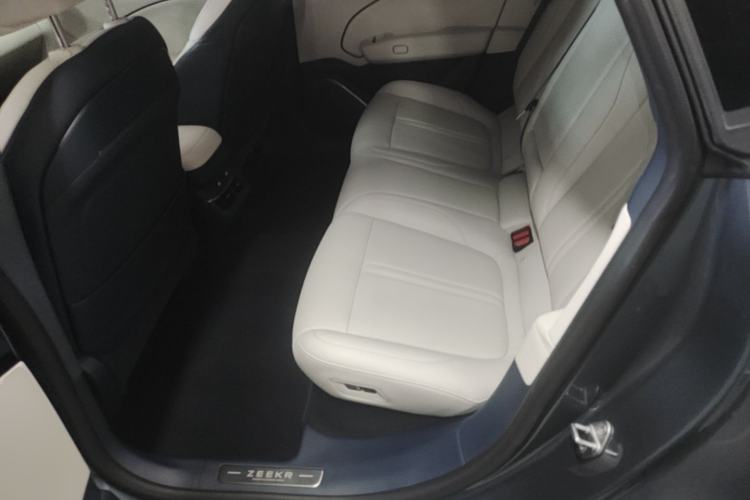 Used Zeekr 007 2024 Rear-Drive Intelligent Driving Version 75 kWh Left Rear Seat
