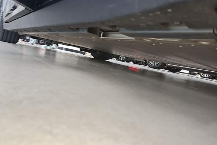 Used Zeekr 007 2024 Rear-Drive Enhanced Version 75 kWh Left Side Sill