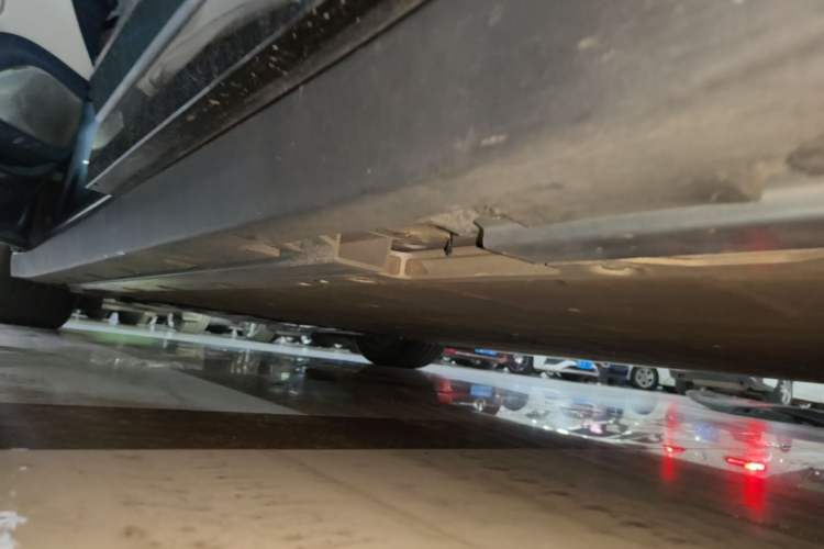 Used Zeekr 007 2024 Rear-Drive Version 100 kWh Left Side Sill