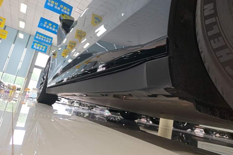 Used Zeekr 007 2024 Rear-Drive Intelligent Driving Version 75 kWh Left Side Sill