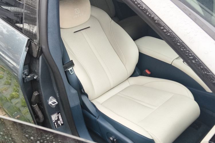 Used Zeekr 007 2024 Rear-Drive Enhanced Version 75 kWh Right Front Seat