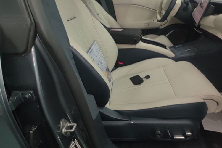 Used Zeekr 007 2024 Rear-Drive Intelligent Driving Version 100 kWh Right Front Seat