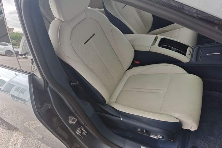 Used Zeekr 007 2024 Rear-Drive Version 100 kWh Right Front Seat