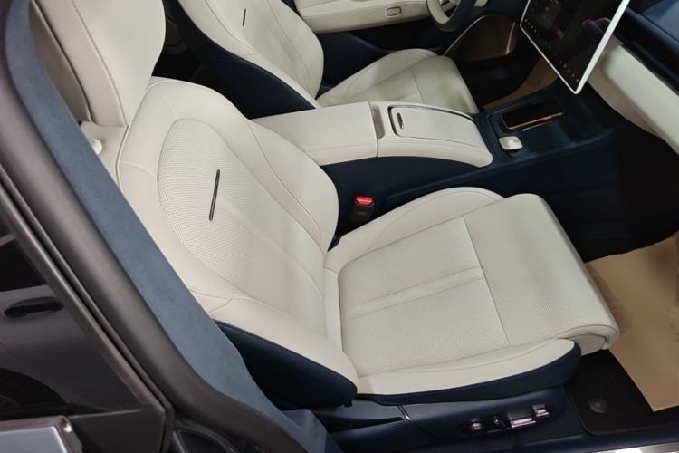 Used Zeekr 007 2024 Rear-Drive Enhanced Version 75 kWh Right Front Seat