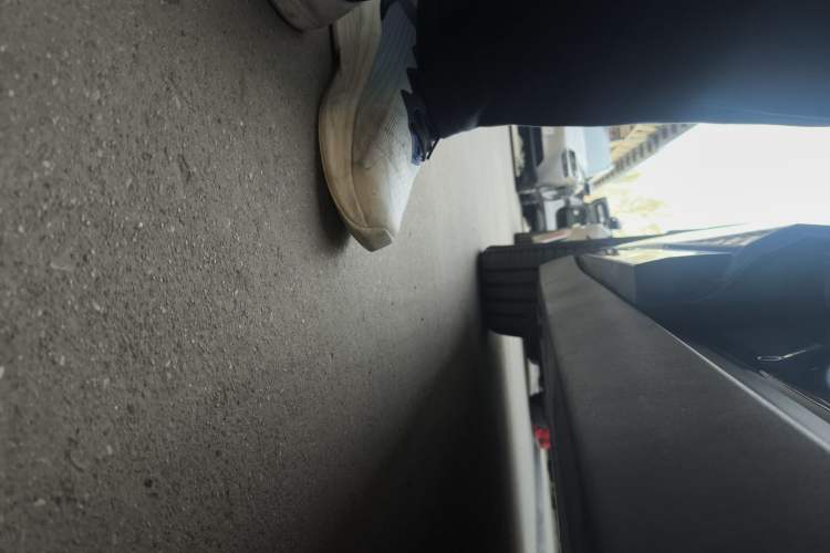 Used Zeekr 007 2024 Rear-Drive Enhanced Version 75 kWh Right Side Sill