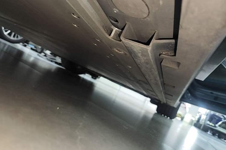 Used Zeekr 007 2024 Rear-Drive Enhanced Version 75 kWh Right Side Sill