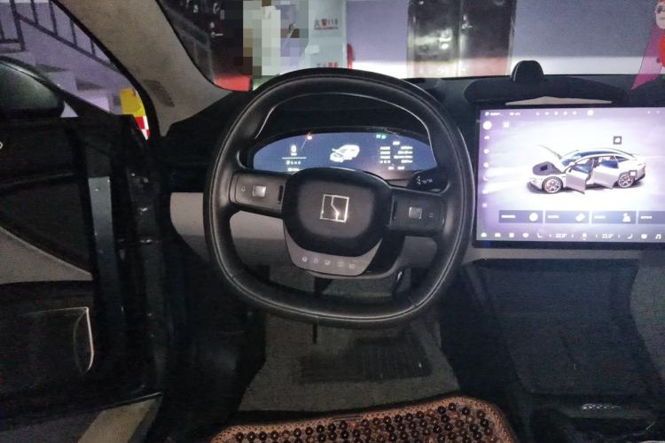 Used Zeekr 007 2024 Rear-Drive Enhanced Version 75 kWh Steering Wheel