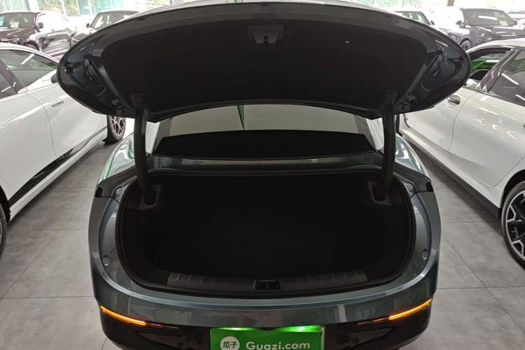 Used Zeekr 007 2024 Rear-Drive Enhanced Version 75 kWh Trunk