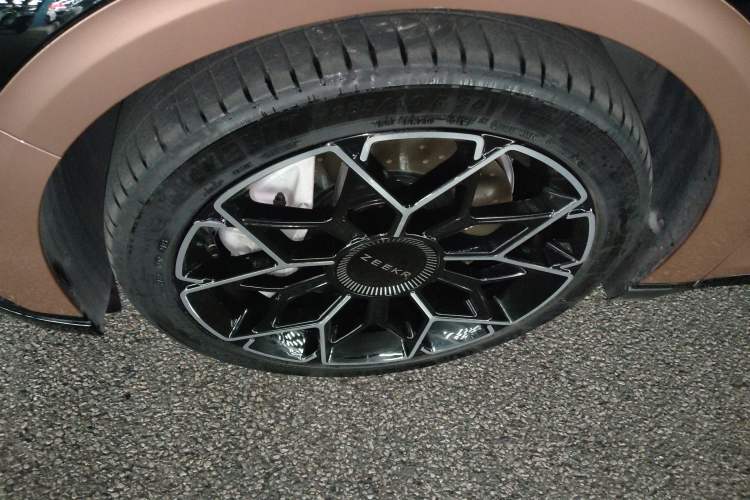 Used Zeekr 007 2024 Four-Wheel Drive Intelligent Driving Version 100 kWh Left Front Wheel Hub