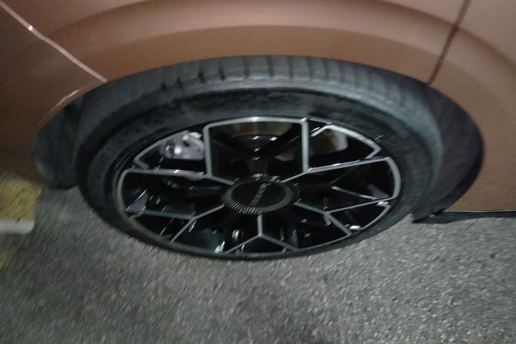 Used Zeekr 007 2024 Four-Wheel Drive Intelligent Driving Version 100 kWh Right Rear Wheel Hub