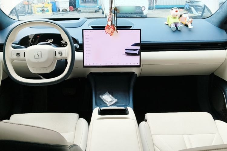 Used Zeekr 007 2024 Four-Wheel Drive Intelligent Driving Version 75 kWh Center Console