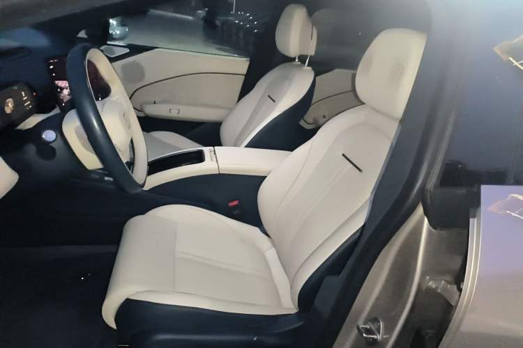 Used Zeekr 007 2024 Rear-Drive Enhanced Version 75 kWh Left Front Seat