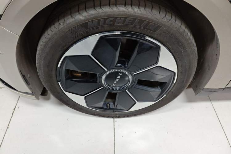Used Zeekr 007 2024 Four-Wheel Drive Version 75 kWh Left Front Wheel Hub