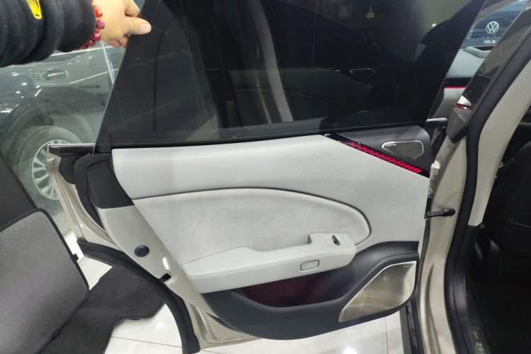 Used Zeekr 007 2024 Rear-Drive Enhanced Version 100 kWh Left Rear Door Interior