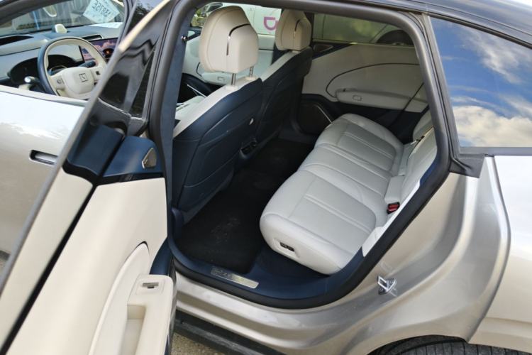 Used Zeekr 007 2024 Rear-Drive Intelligent Driving Version 100 kWh Left Rear Seat