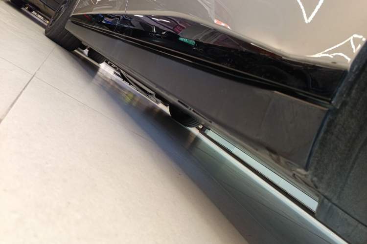 Used Zeekr 007 2024 Rear-Drive Enhanced Version 75 kWh Left Side Sill