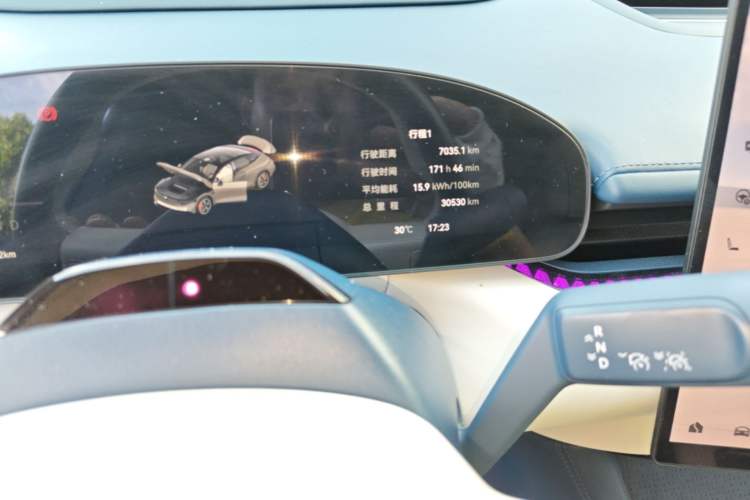 Used Zeekr 007 2024 Rear-Drive Intelligent Driving Version 100 kWh Odometer Close Up