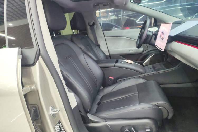 Used Zeekr 007 2024 Rear-Drive Enhanced Version 100 kWh Right Front Seat