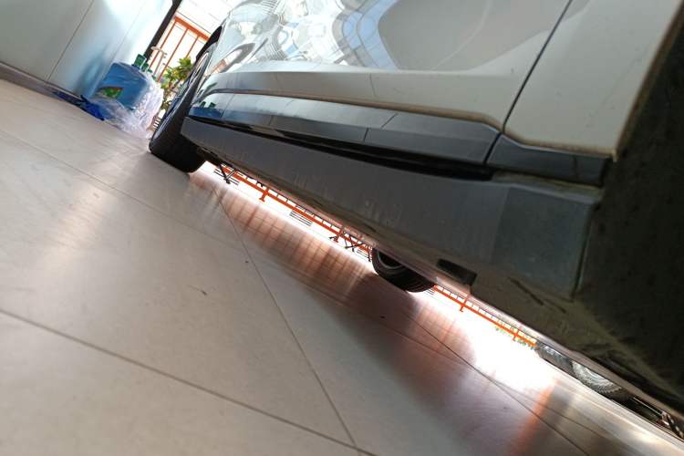 Used Zeekr 007 2024 Rear-Drive Enhanced Version 75 kWh Right Side Sill