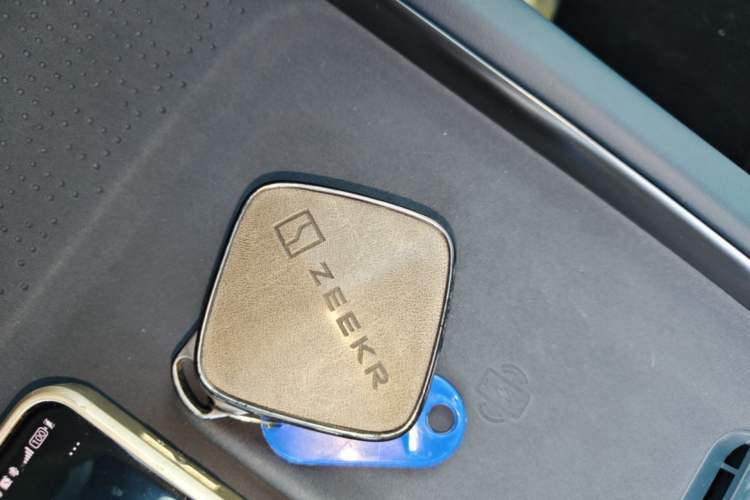 Used Zeekr 007 2024 Rear-Drive Intelligent Driving Version 100 kWh Vehicle Key