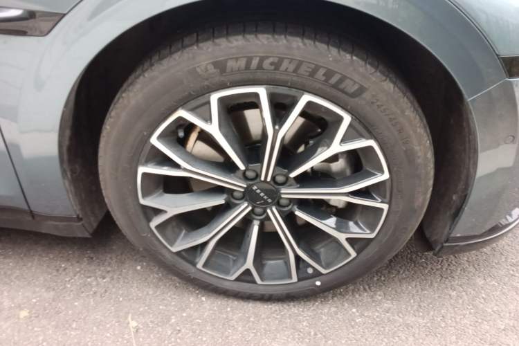 Used Zeekr 007 2024 Rear-Drive Intelligent Driving Version 100 kWh Right Front Wheel Hub