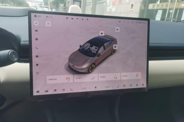 Used Zeekr 007 2024 Rear-Drive Intelligent Driving Version 75 kWh Audio And AC Panel