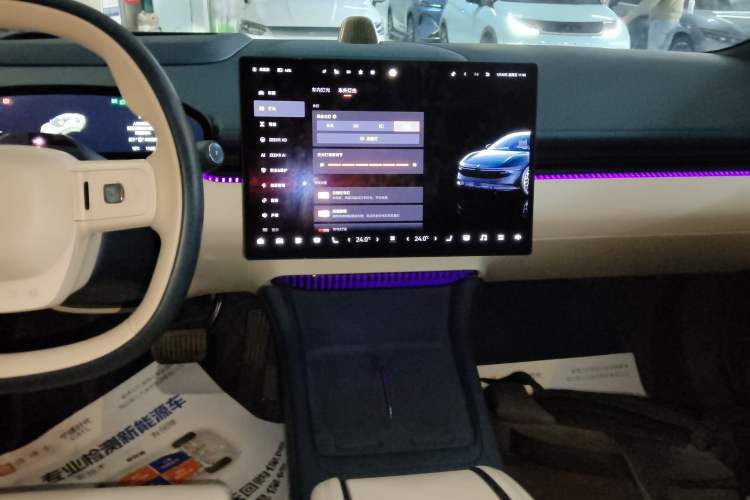 Used Zeekr 007 2024 Rear-Drive Intelligent Driving Version 100 kWh Audio And AC Panel