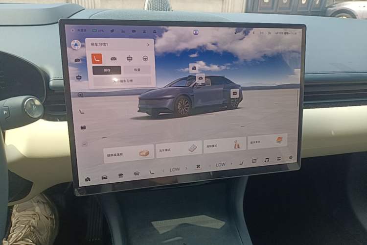 Used Zeekr 007 2024 Rear-Drive Intelligent Driving Version 100 kWh Audio And AC Panel