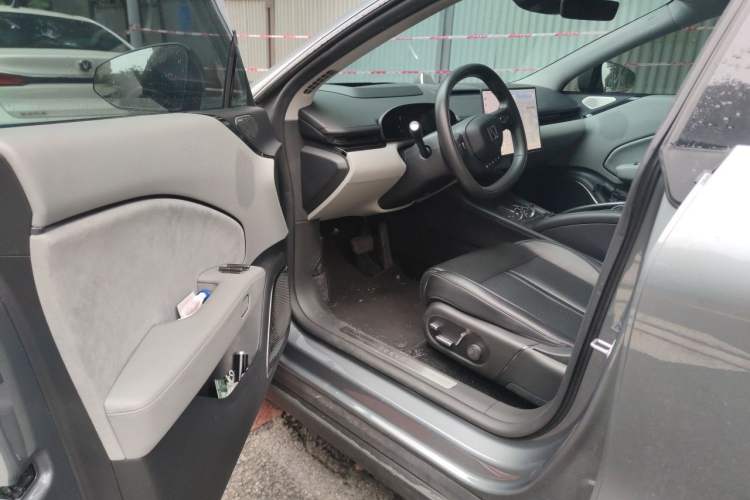 Used Zeekr 007 2024 Rear-Drive Enhanced Version 75 kWh Driver Seat