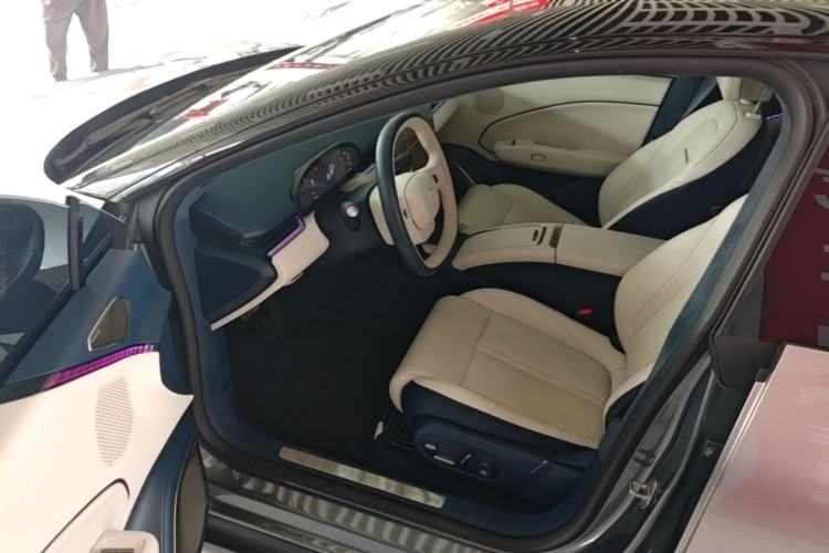 Used Zeekr 007 2024 Rear-Drive Enhanced Version 75 kWh Driver Seat