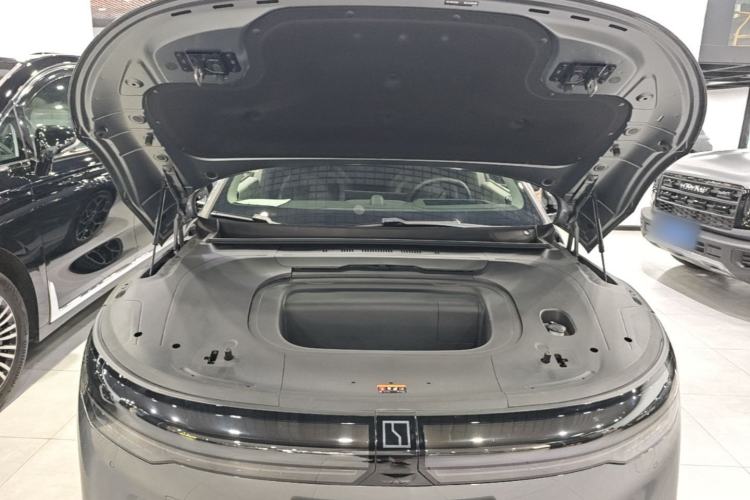 Used Zeekr 007 2024 Four-Wheel Drive Version 75 kWh Engine Bay