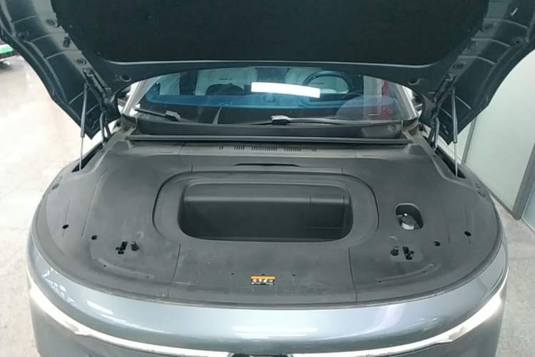 Used Zeekr 007 2024 Four-Wheel Drive Version 75 kWh Engine Bay