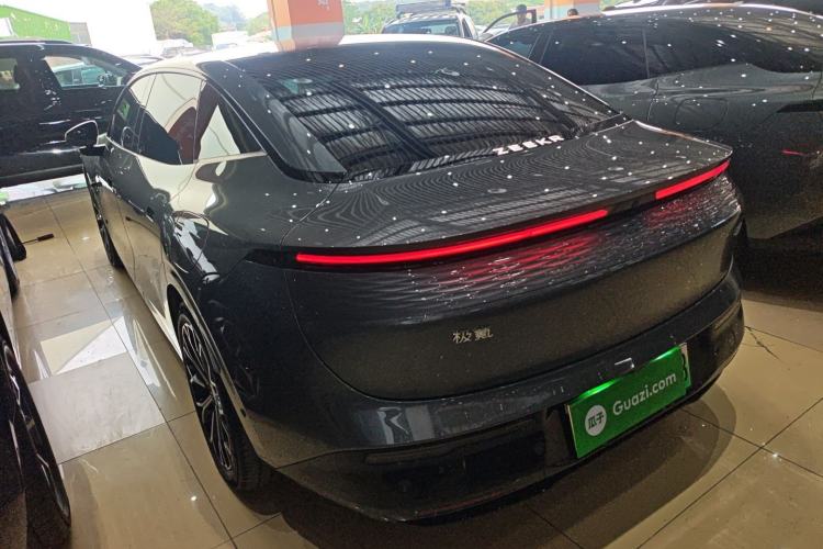 Used Zeekr 007 2024 Rear-Drive Enhanced Version 75 kWh Exterior 2