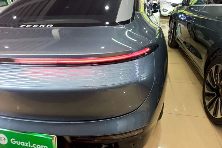 Used Zeekr 007 2024 Rear-Drive Enhanced Version 100 kWh Exterior 3