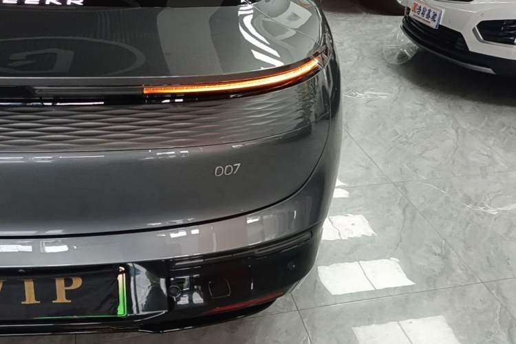 Used Zeekr 007 2024 Rear-Drive Enhanced Version 75 kWh Exterior 3